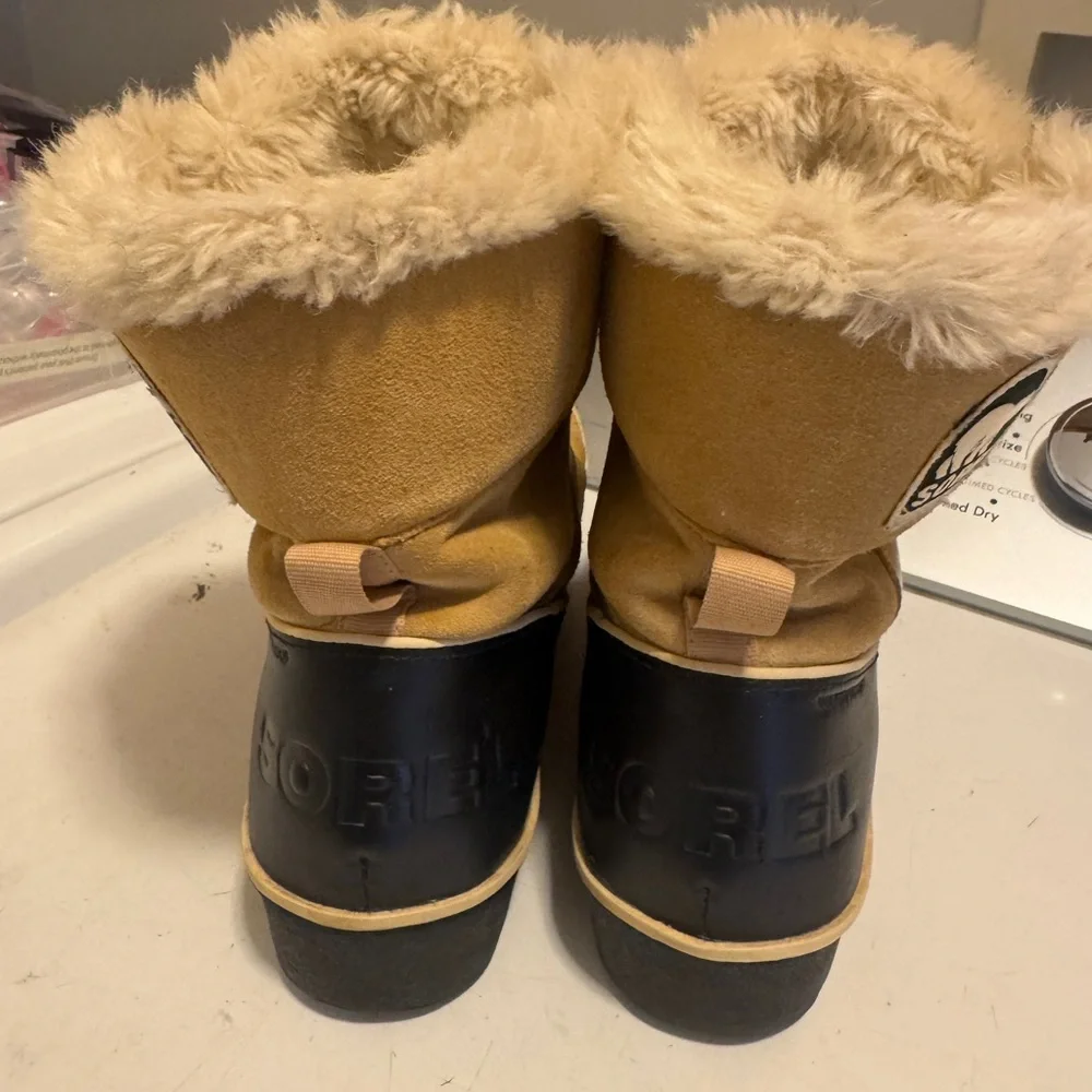 Sorel Tivoli Women's Tan Fur-Lined Winter Boots Size 10 nice!‎